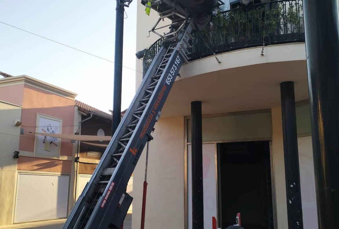 Cuánto cuesta una mudanza con elevador: precios desglosados y factores