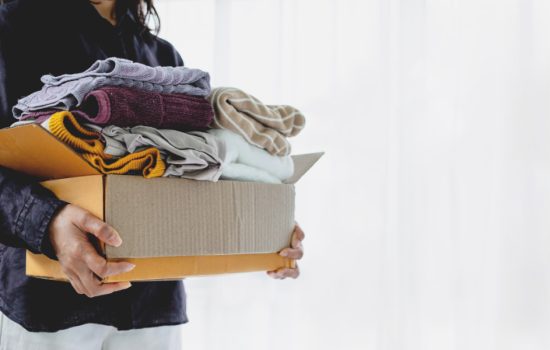 Cómo empacar ropa para mudanza paso a paso y sin arrugas