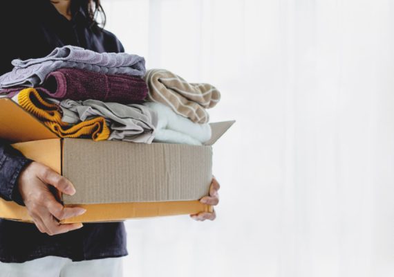 Cómo empacar ropa para mudanza paso a paso y sin arrugas